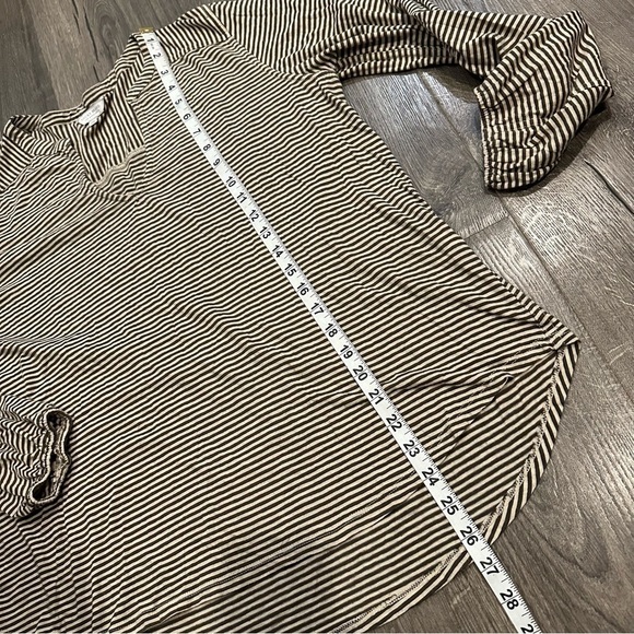 Lucky Brand Women's Long Sleeved Peasant  Top V Neck Elastic @ Cuffs FLAW XL - Picture 5 of 9